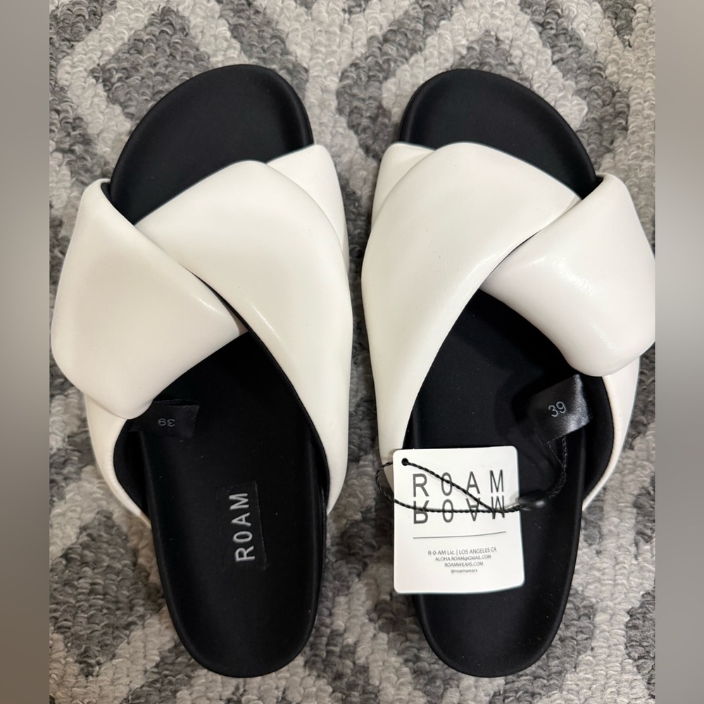 ROAM Women's Black and White Slide Sandals